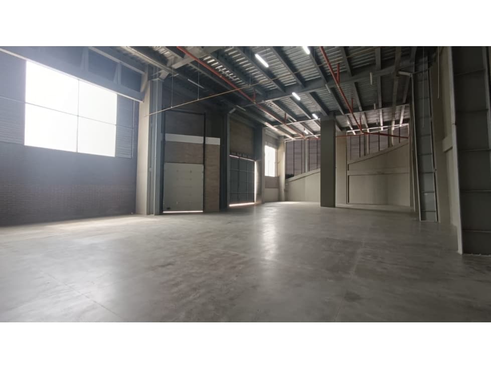 Arriendo Bodega en Caldas - 1