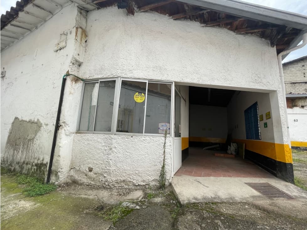 Arriendo parqueadero cerca el parque de Boston - 1