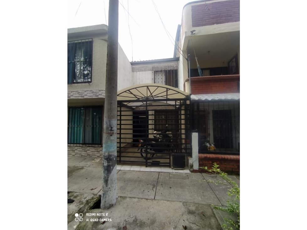 CASA EN PORTAL DE LAS PALMAS EN VENTA, EXCELENTE SECTOR, PALMIRA-VALLE - 1