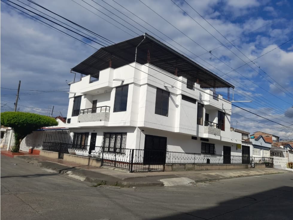 CASA BIFAMILIAR ESQUINERA EN EL PRADO EN VENTA PARA INVERSION, PALMIRA - 1