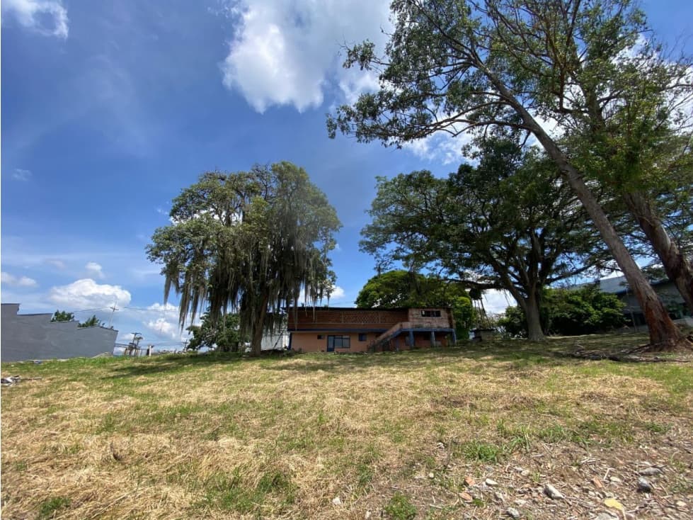 Lote en Venta en Pereira - Av. 30 de Agosto - 1