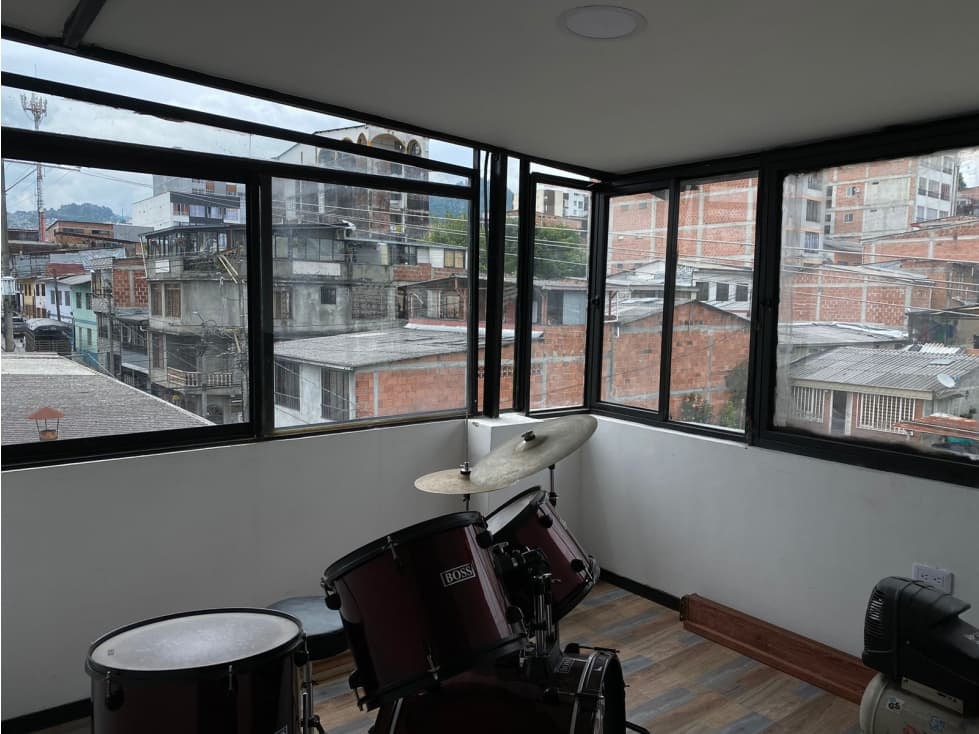 VENTA DE EDIFICIO EN VILLAMARIA, CALDAS - 1