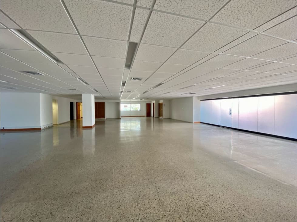 SE ARRIENDA LOCAL COMERCIAL EN PRADO PLAZA, SANTA MARTA - 1