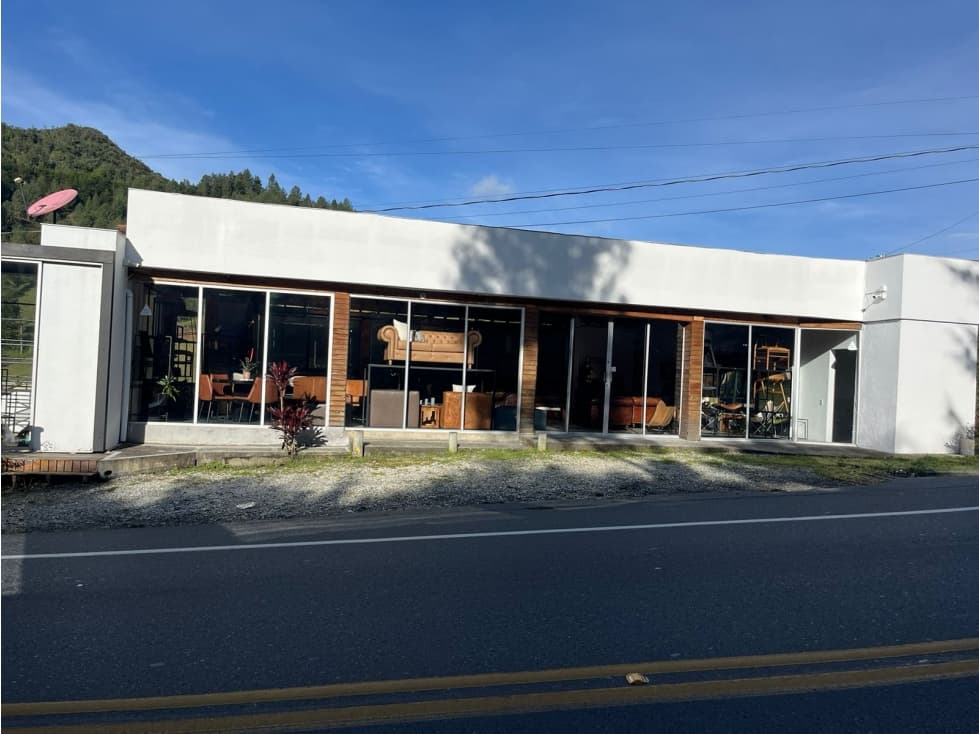 Apto- Local en venta en El Retiro, Antioquia. - 1