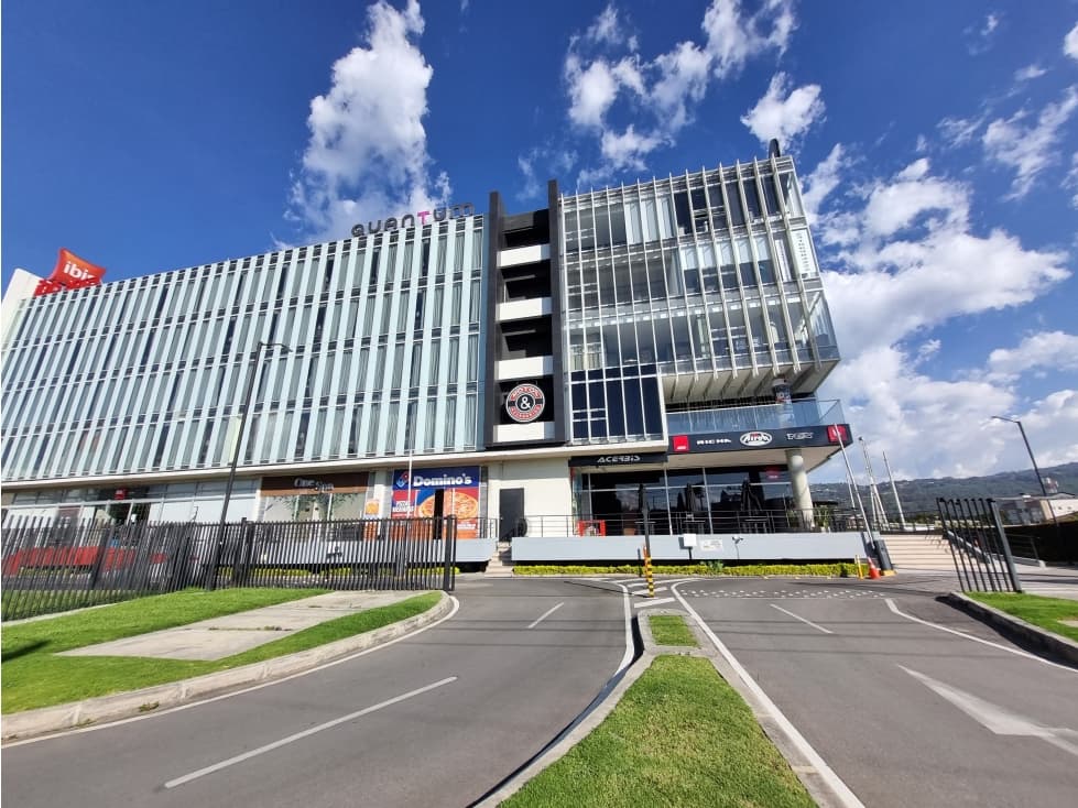 En venta oficina en centro de negocios QUANTUM - 1