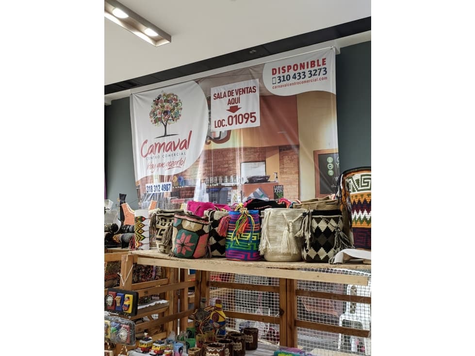 VENDO O ARRIENDO LOCAL EN CENTRO COMERCIAL CARNAVAL - 1