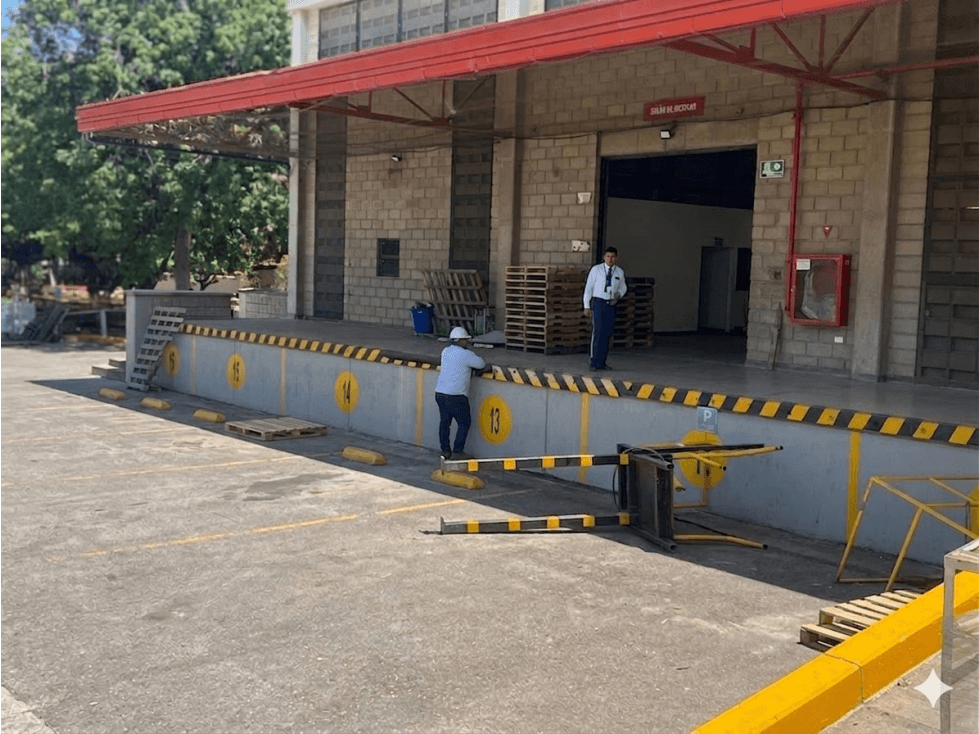 Venta Bodega Gaira Santa Marta 10094 M2 construidos y 33.877 m2 lote - 1