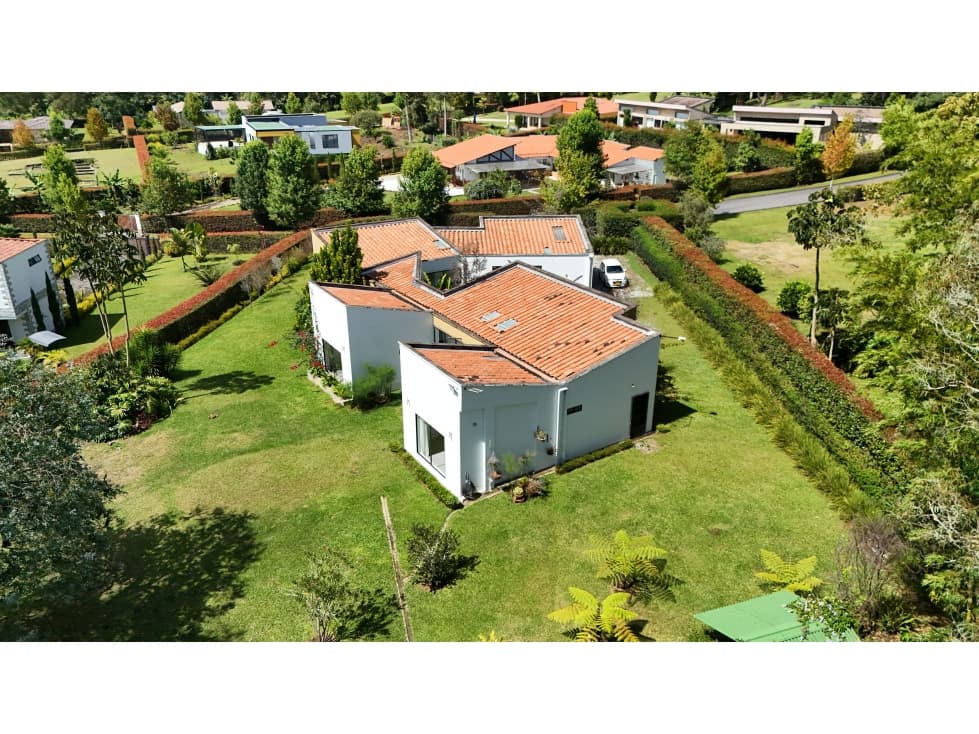 EN ARRIENDO CASA CAMPESTRE LA CEJA VIA RIONEGRO - 1