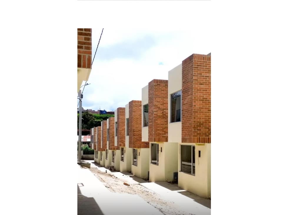 VENDO CASA EN CONJUNTO RESIDENCIAL EL TEJAR IPIALES - 1