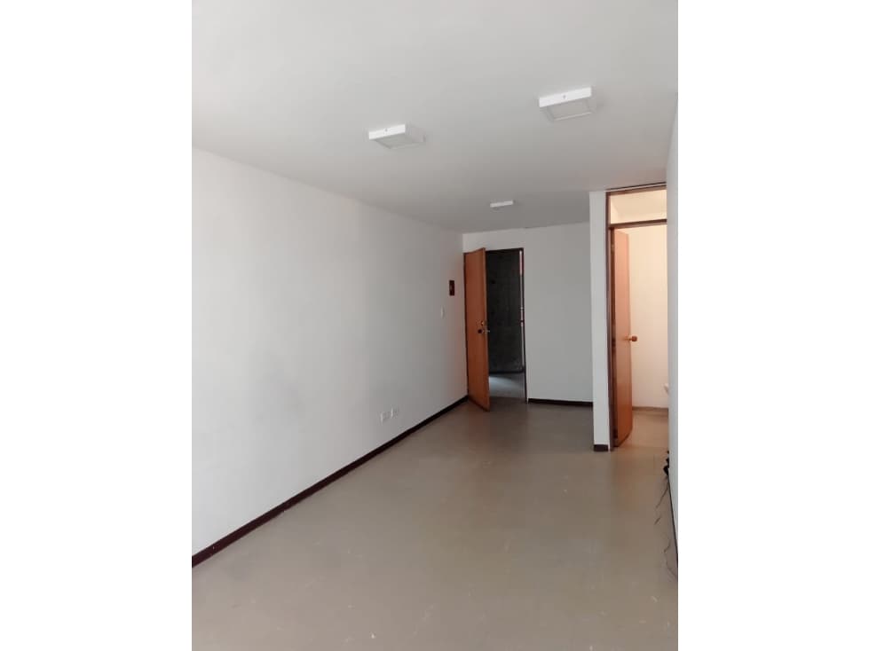 ARRENDAMIENTO OFICINA No. 207 SECTOR EL CENTRO - 1