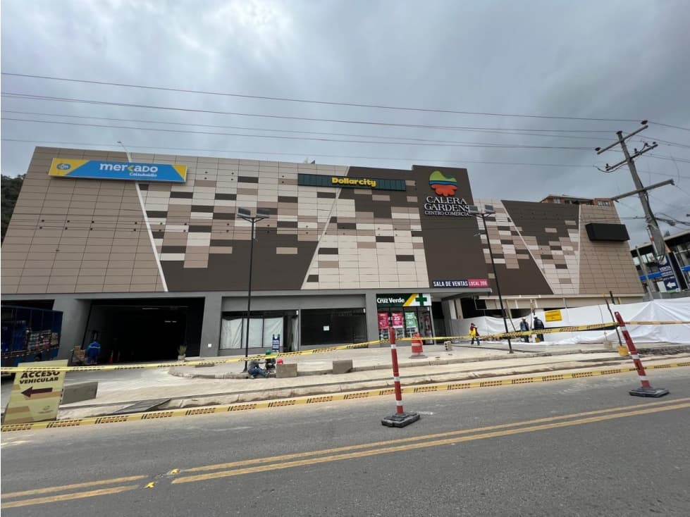 Se vende Local centro comercial La Calera Gardens - 1
