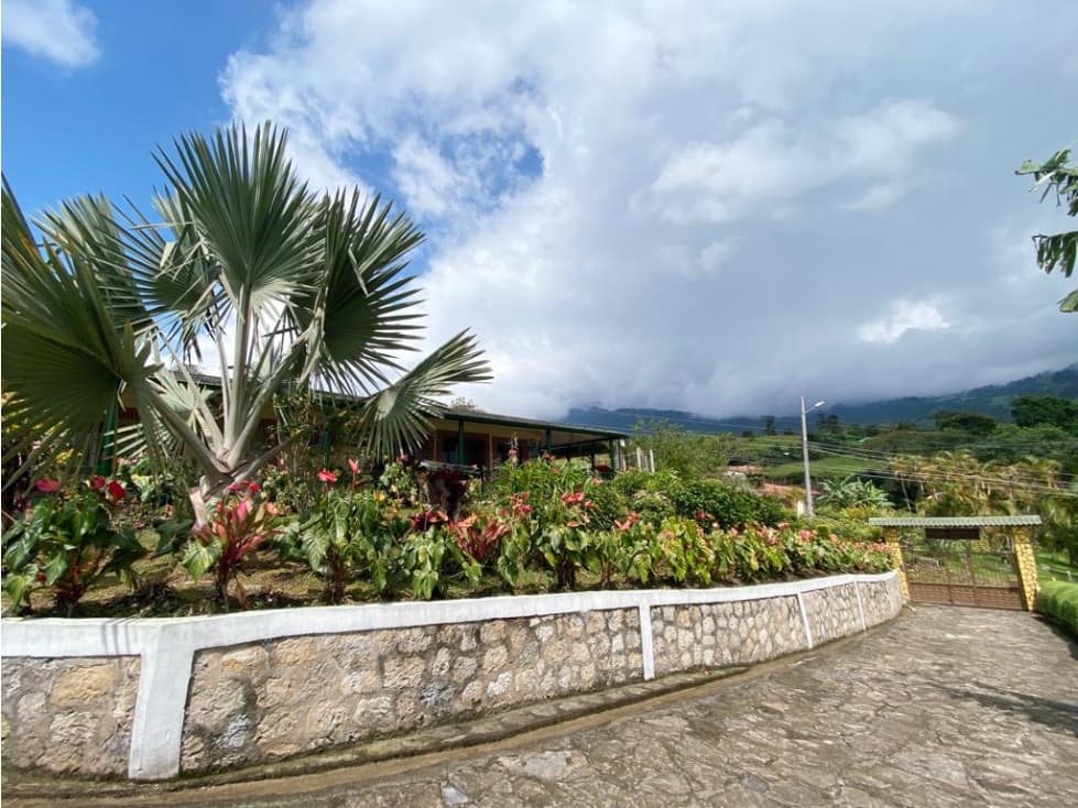 ACSI 1142. Se vende finca en Anolaima. - 1