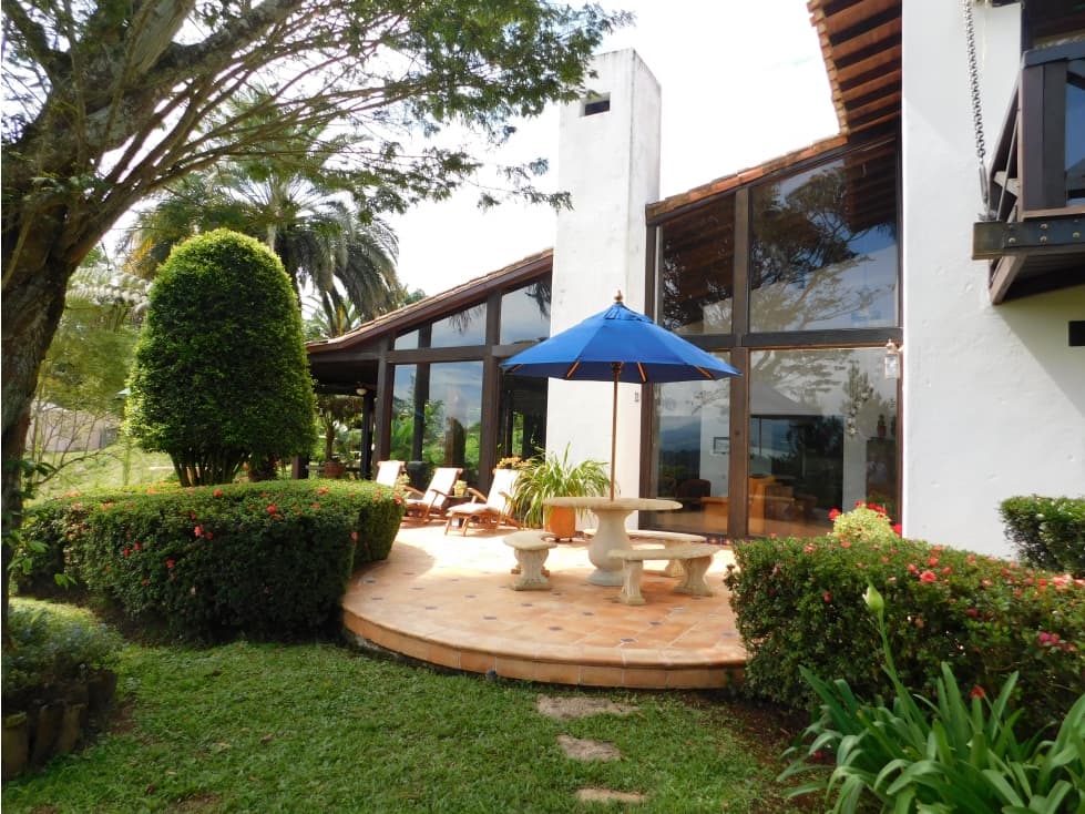 Hermosa Finca en Venta Ubicada en el Lago Calima - Cali - Colombia - 1