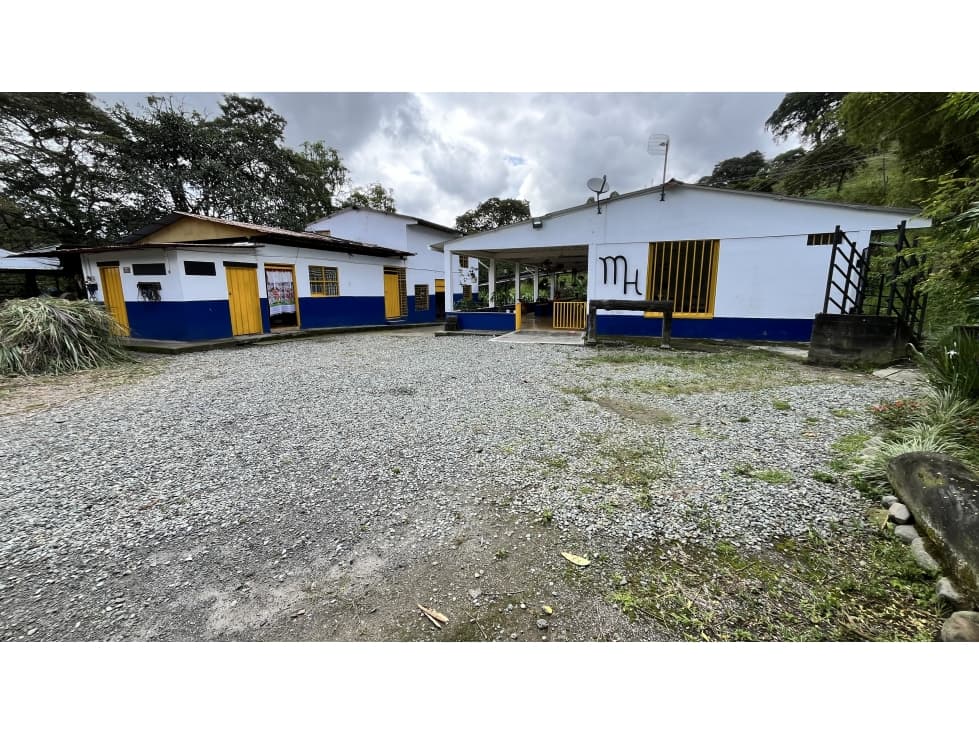 VENTA DE FINCA GANADERA EN CALARCA, QUINDÍO, COLOMBIA - 1