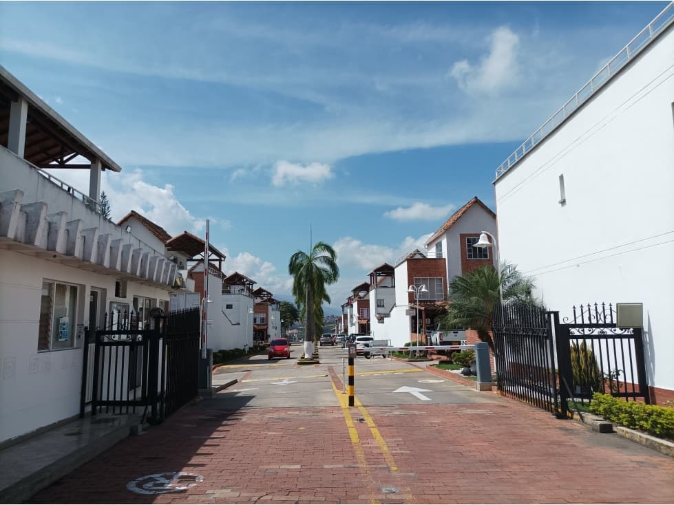 CASA EN VENTA PALMERAS DEL CACIQUE 2 - 1