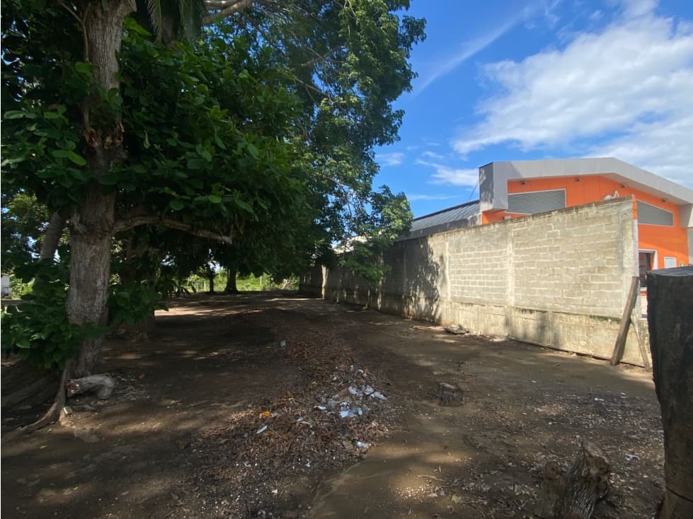 LOTE COMERCIAL EN VENTA EN COVEÑAS - 1