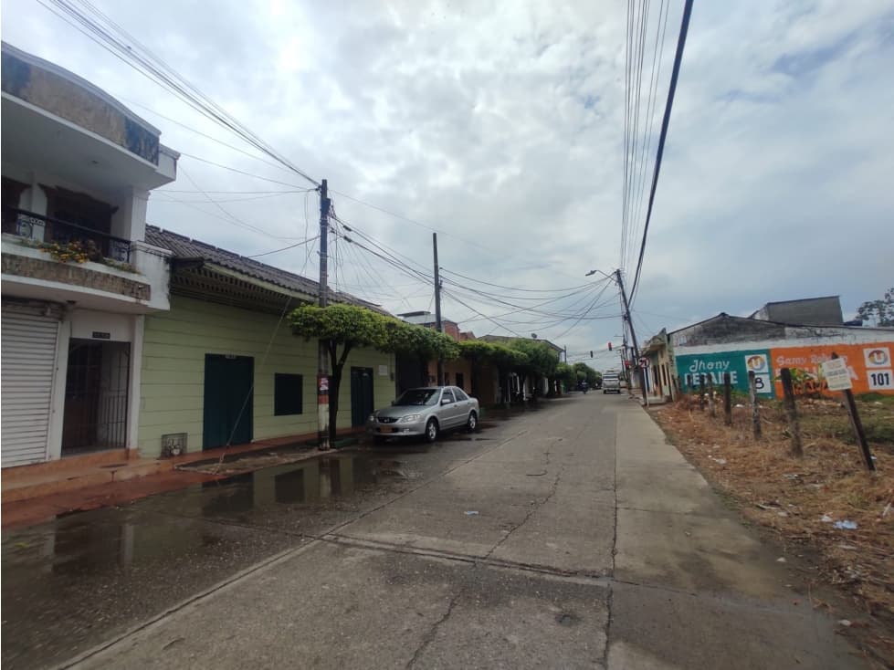 SE VENDE LOTE COMERCIAL CENTRO - MONTELIBANO - 1