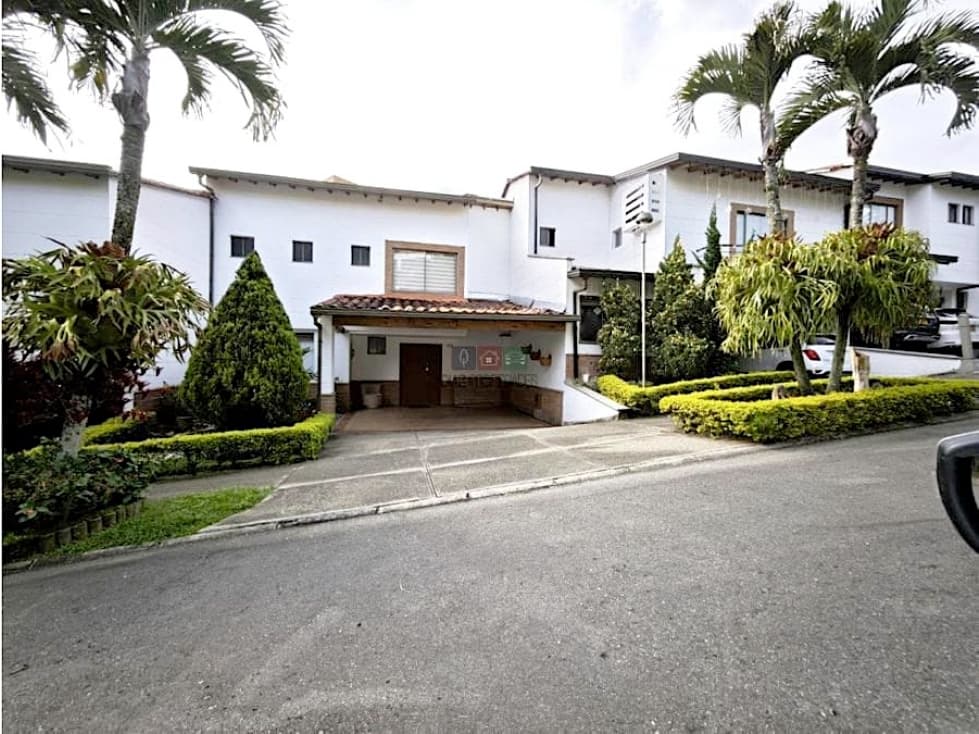 Venta Casa Envigado Loma del Chocho en UNIDAD COMPLETA - 1