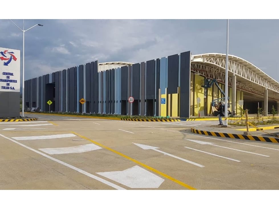 SE VENDE LOCAL COMERCIAL EN LA NUEVA TERMINAL DE TRANSPORTE DE TULUA. - 1