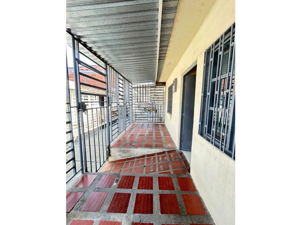 SE ARRIENDA CASA PRIMER  PISO BARRIO BOSQUES DE MARACAIBO TULUÁ - 1