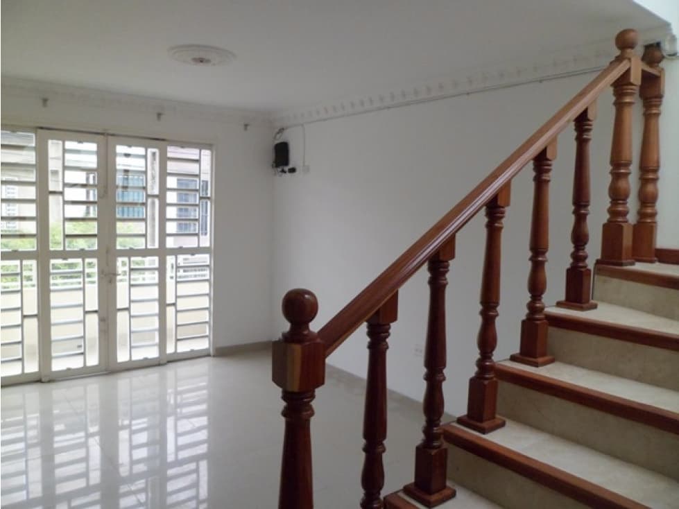 SE VENDE CASA EN EL BARRIO BUENOS AIRES 3 PISOS UNIFAMILIAR TULUÁ - 1