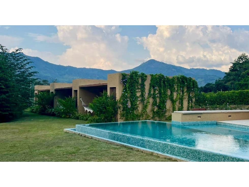 VENDO ESPECTACULAR CASA MODERNA - 1