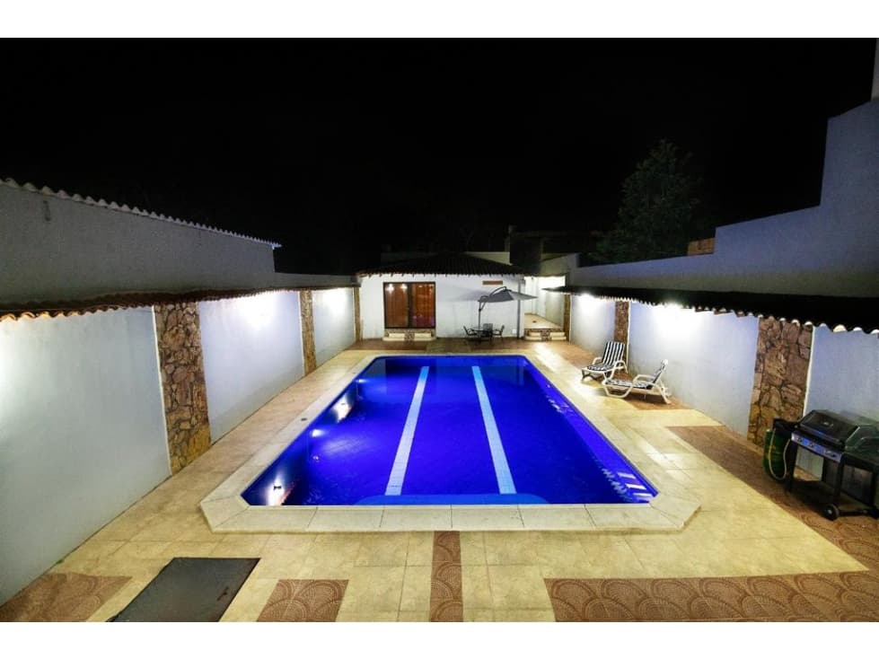 HERMOSA CASAQUINTA VACACIONAL URBANA - 1