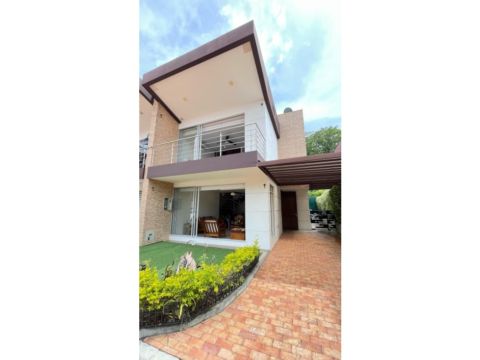 VENDO CASA EN CONJUNTO A PUERTA CERRADA - 1