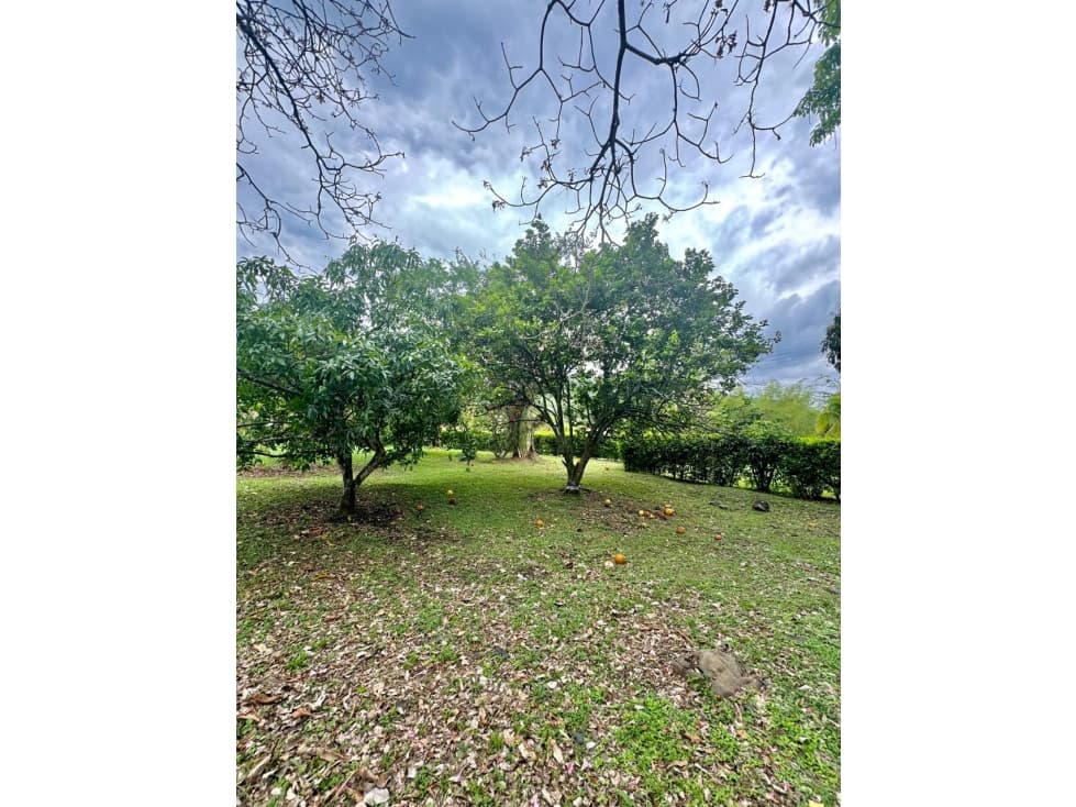 VENDO LOTE TOTALMENTE PLANO EN CONDOMINIO - 1