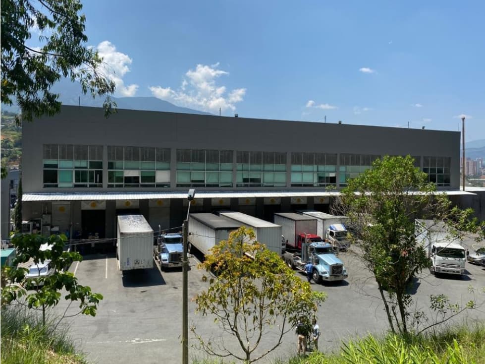 SE ARRIENDA BODEGA VARIANTE CALDAS - 1