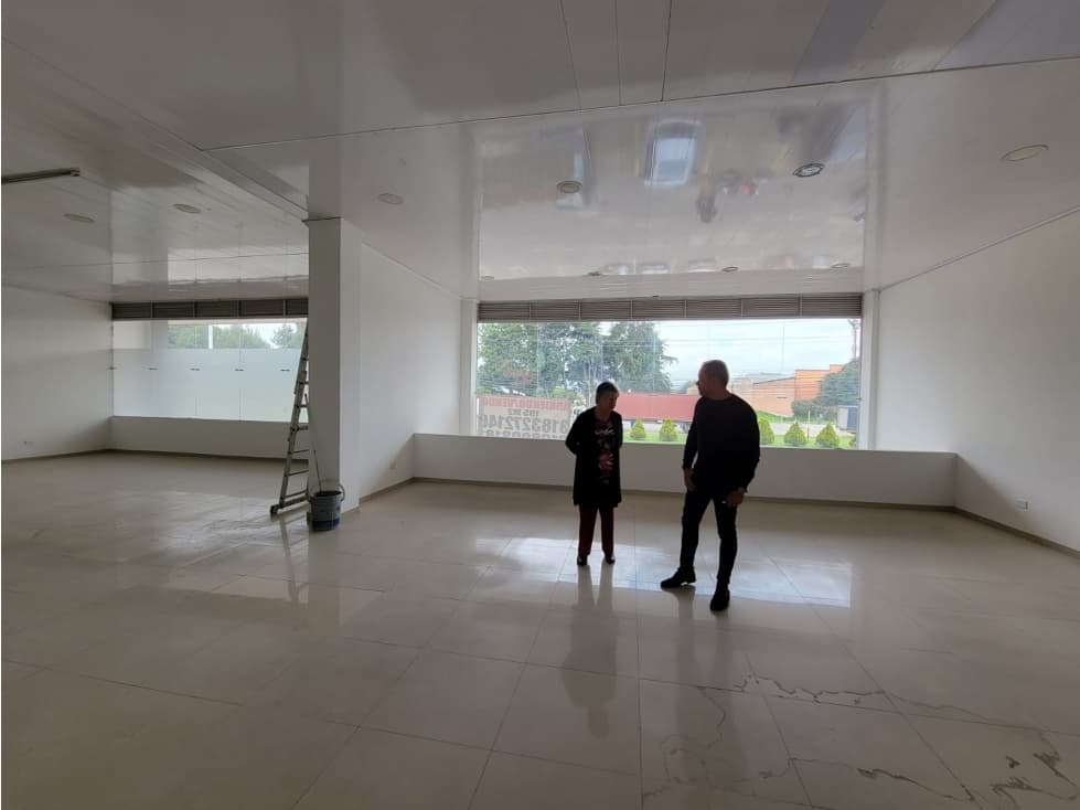 SE VENDE - ARRIENDA LOCAL EN BOGOTA - 1