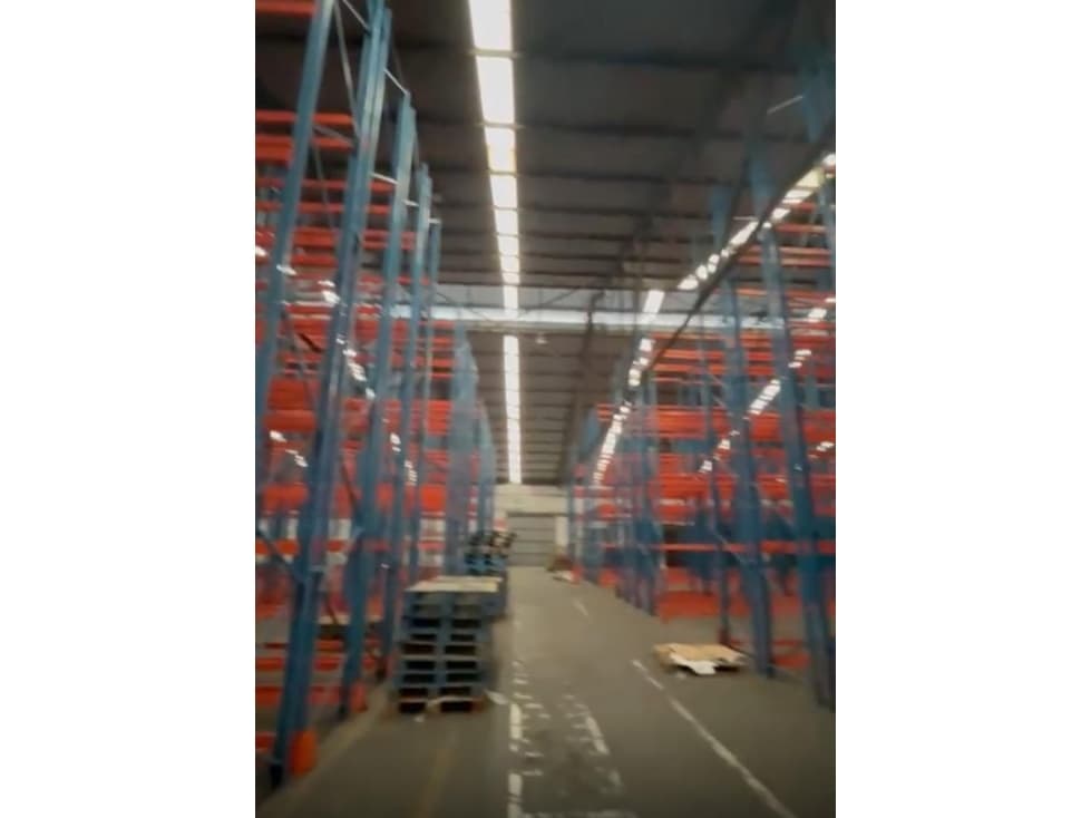 SE ARRIENDA BODEGA EN CALI - 1