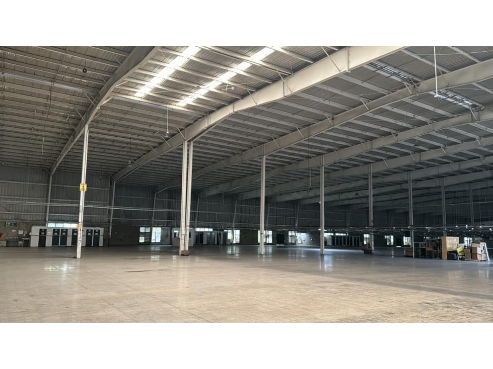 SE ARRIENDA BODEGA EN LA ESTRELLA - 1