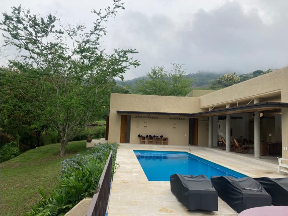 SE ARRIENDA X NOCHE CASA EN VILLETA 375M2 - 1