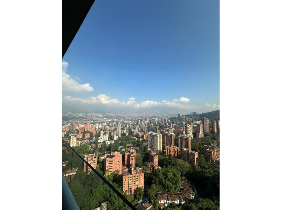 VENTA APARTAMENTO POBLADO, SECTOR ÁMSTERDAM. Piso alto con vista - 1