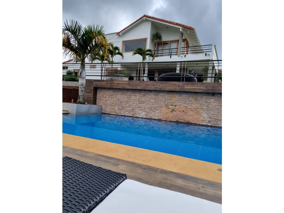 VENDO HERMOSA FINCA LAGO CALIMA - 1