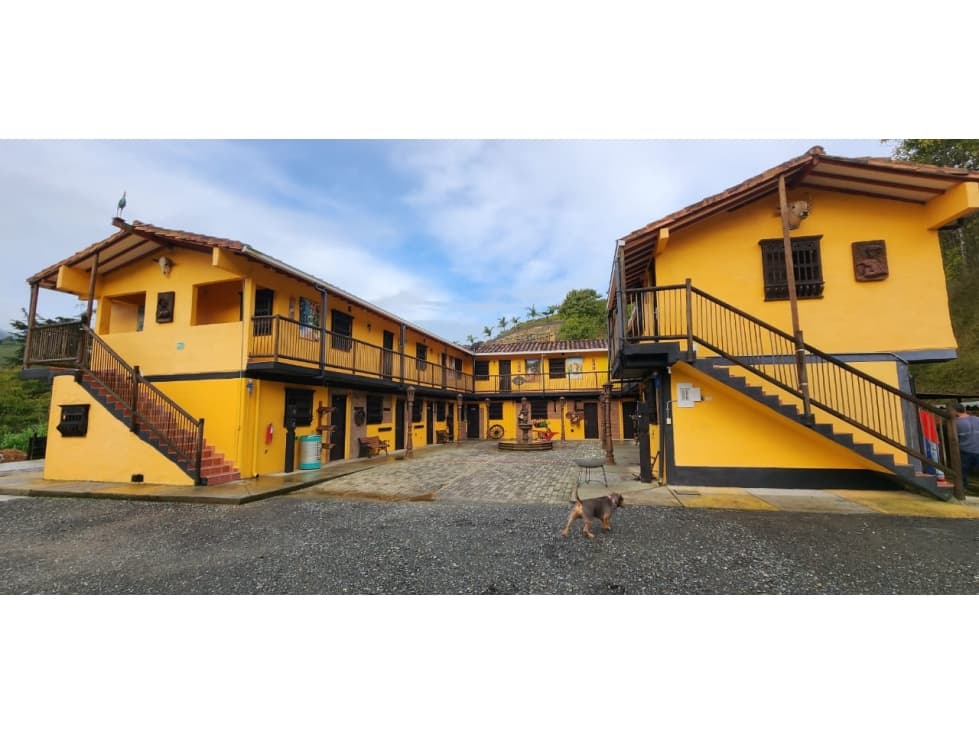 SE VENDE HOTEL EN GUATAPE - EXCELENTE PARA INVERCIONISTA - 1