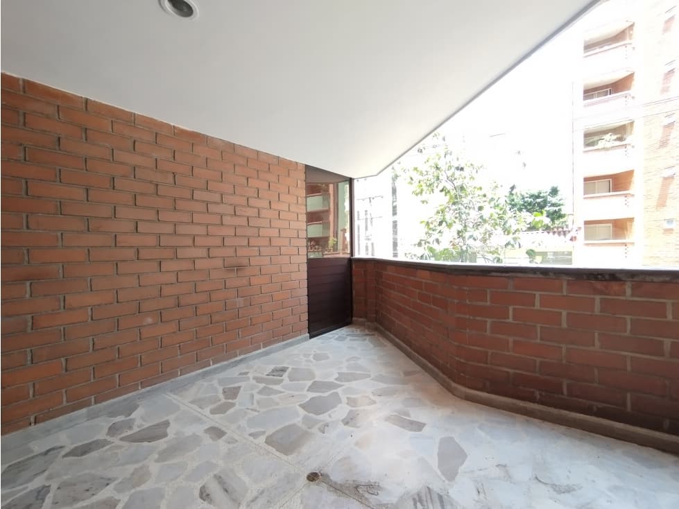 Amplio apartamento en el corazón de Laureles - 1