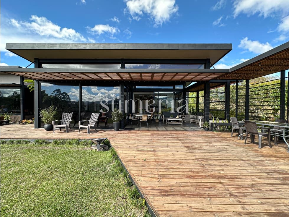 Casa en parcelación ubicada en La Ceja - 1