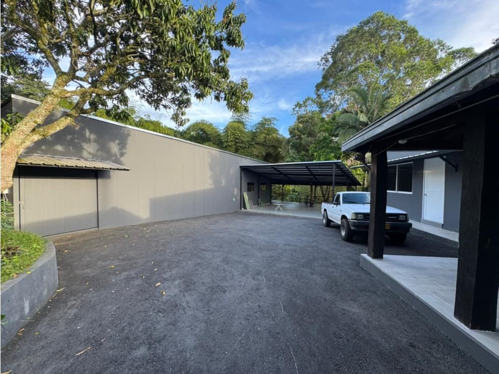 Bodega en Arriendo, El Chingui, Envigado, 680 m2 - 1