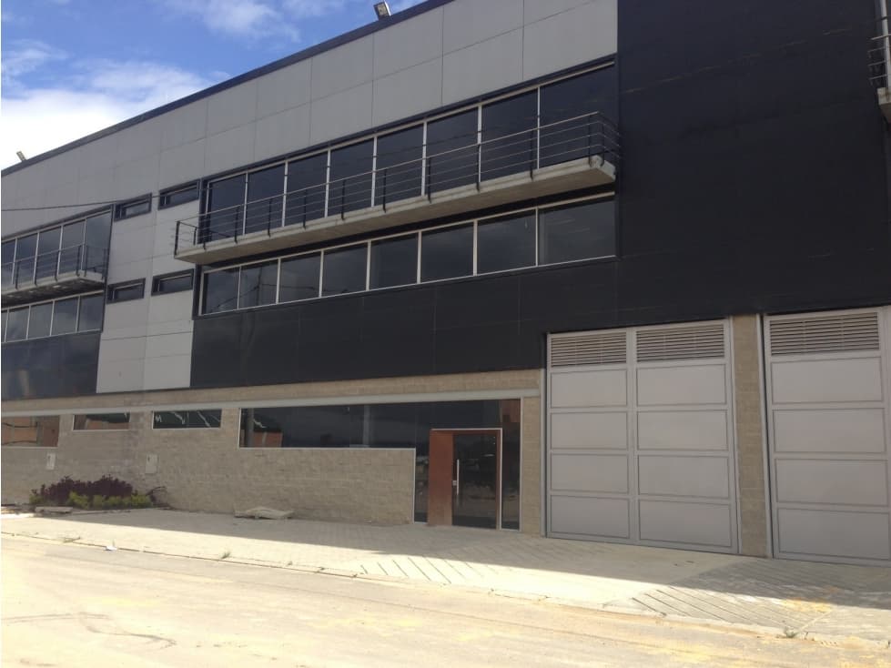 Venta de Bodega en parque industrial en Funza, Cundinamarca - 1