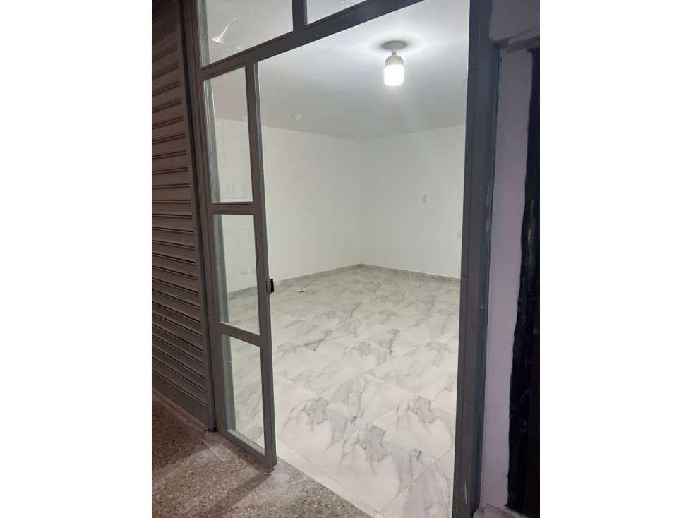 SE ARRIENDA HERMOSO LOCAL EN CENTRO/BUCARAMANGA - 1