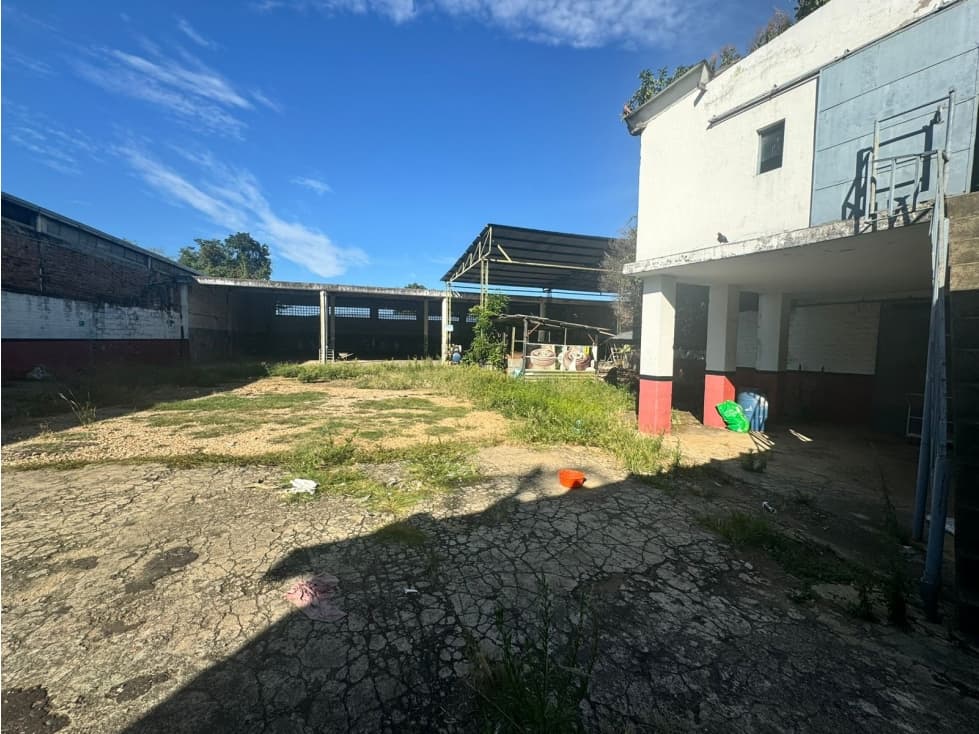 SE ARRIENDA O SE VENDE HERMOSA BODEGA EN SAN RAFAEL - 1