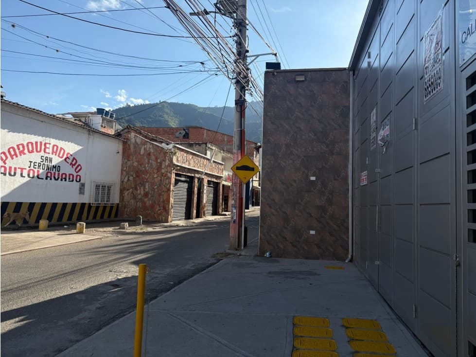 SE ARRIENDA HERMOSA LOCAL EN PIEDECUESTA - 1