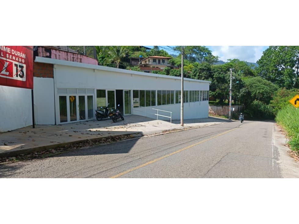 SE ARRIENDA HERMOSA Y AMPLIA BODEGA EN VIA MESA DE LOS SANTOS. - 1