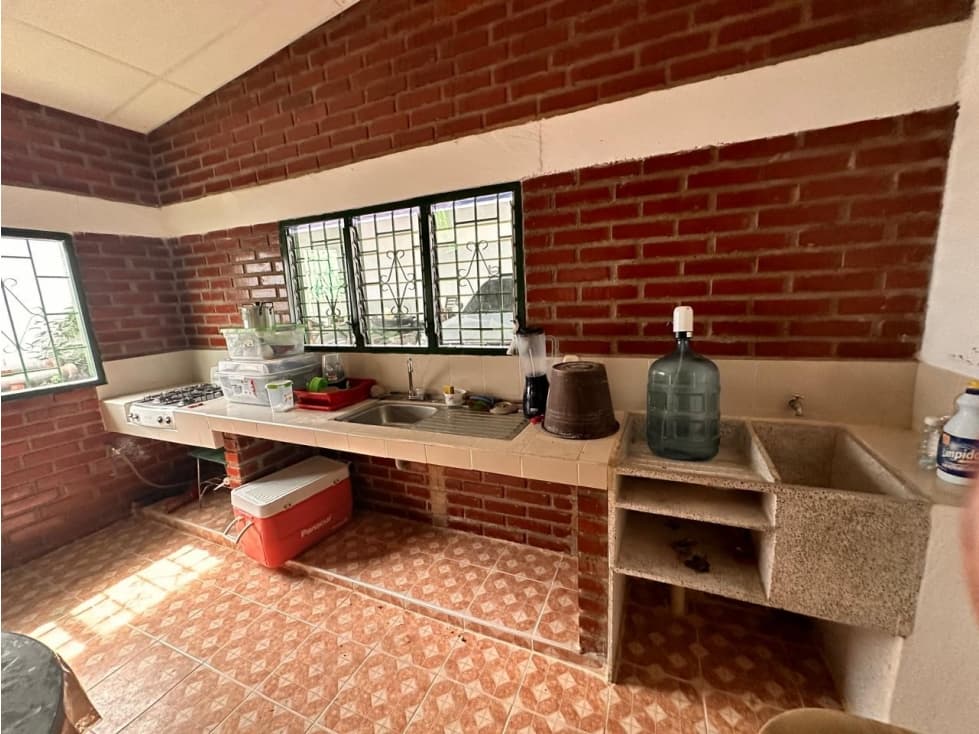 SE VENDE MAGNIFICO LOTE CON BODEGA EN SAN MARTIN CESAR. - 1