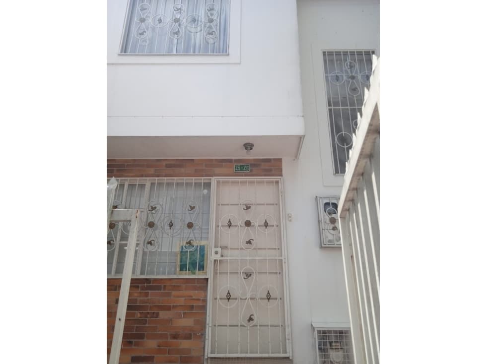 SE VENDE HERMOSA CASA EN FLORIDABLANCA /URBAN BAVIERA - 1