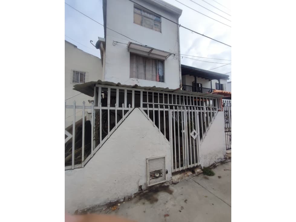 SE VENDE GRANDIOSA CASA EN EL BARRIO SAN LUIS/BUCARAMANGA - 1
