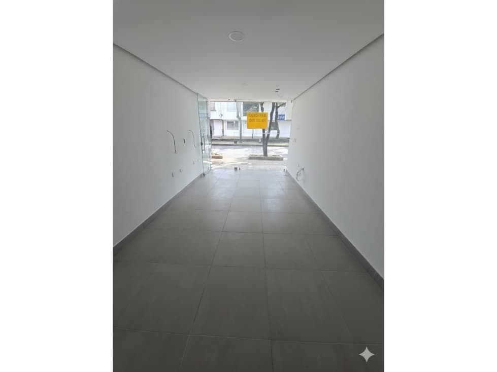 SE ARRIENDA MAGNIFICO LOCAL EN CABECERA - 1