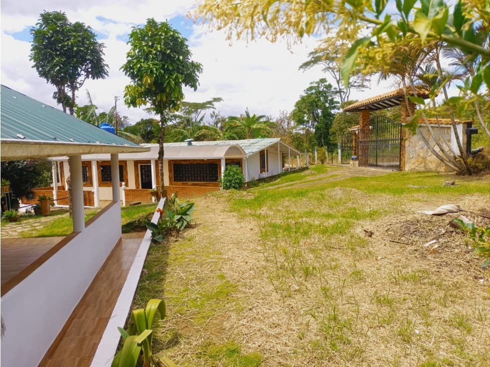 SE VENDE FINCA "VILLA ELENITA" MONIQUIRA BOYACA - 1